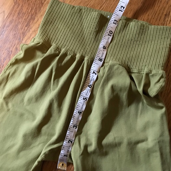 NWOT Free people  Flare legging & Happiness Runs Square Neck Crop Tank XS/S - Picture 11 of 15